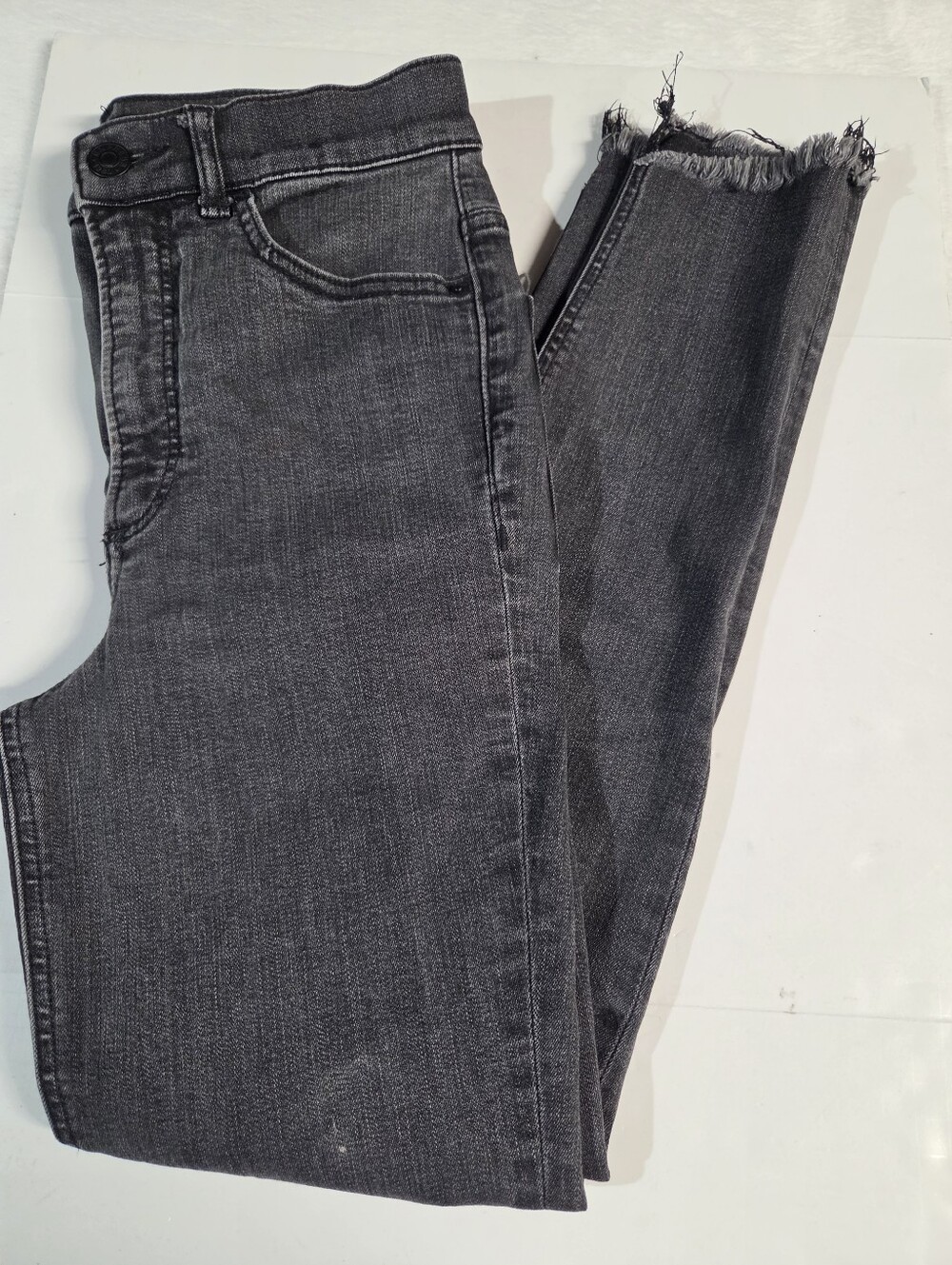 Express Women’s Charcoal Gray Frayed-Hem Skinny Jeans